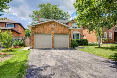 1108 Notley Crescent Lower, Oakville, On L6m 1h4