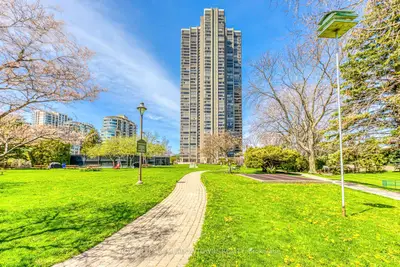 2045 Lakeshore Boulevard W 2011, Toronto, On M8v 2z6