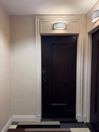 Common Element Condo in Mississauga