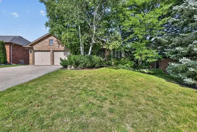 1092 Crofton Way, Burlington, On L7p 4w8