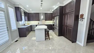 77 Martin Byrne Drive Main & 2nd, Brampton, On L6p 4c7