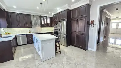 77 Martin Byrne Drive Main & 2nd, Brampton, On L6p 4c7