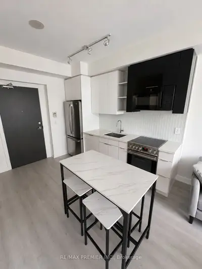 33 Shore Breeze Drive 1006, Toronto, On M8v 0g1