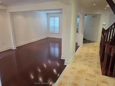 794 White Clover Way, Mississauga, On L5v 3b8