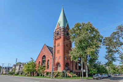 152 Annette Street 107, Toronto, On M6p 1p4