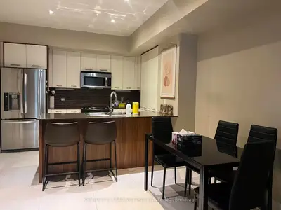 15 Valhalla Inn Road Th4, Toronto, On M9b 0b3