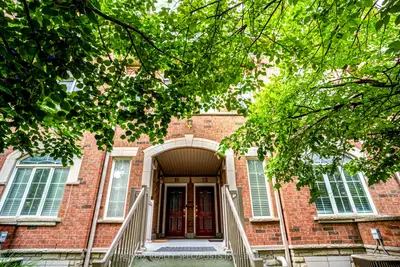 615 Shoreline Drive 11, Mississauga, On L5b 4k4