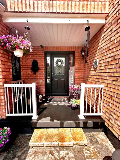 91 Monaco Court, Brampton, On L7a 1x2
