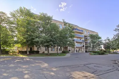 3 Dayspring Circle 207, Brampton, On L6p 1b7