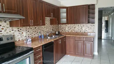 18 Beisel Court, Brampton, On L6z 2r8