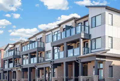 Att/Row/Townhouse in Brampton