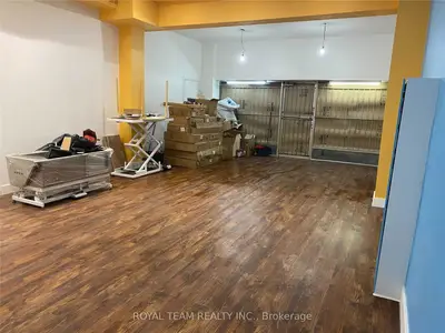 106-108 King Street, Toronto, On M9n 1l5