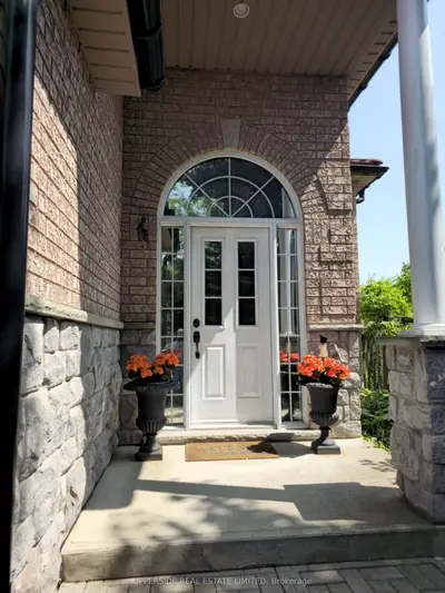 4 Kingsley Road S, Halton Hills, On L7j 2z5