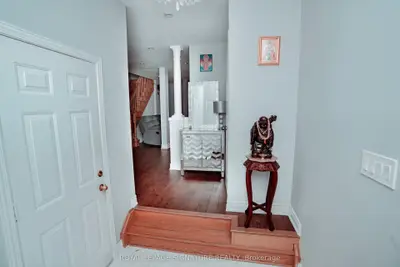945 Mandolin Place, Mississauga, On L5w 1s3