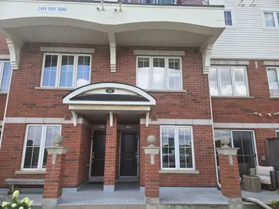 Condo Townhouse in Oakville