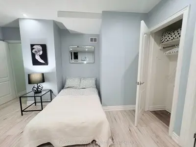 1166 Glengrove Avenue W 2 Lower, Toronto, On M6b 2k4
