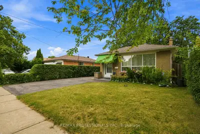 14 Dashwood Crescent, Toronto, On M9v 2n8