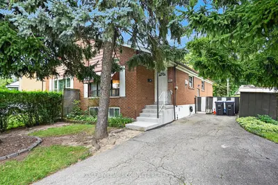 3239 Queen Frederica Drive, Mississauga, On L4y 2z9