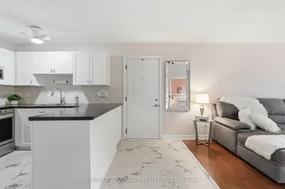 2030 Cleaver Avenue 322, Burlington, On L7m 4c3