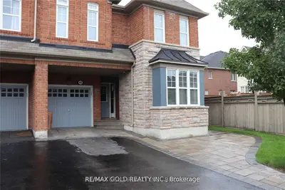 Semi-Detached in Brampton