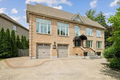 2355 Old Carriage Road, Mississauga, On L5c 1y6