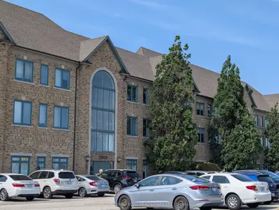 2902 South Sheridan Way 201, Oakville, On L6j 7l6