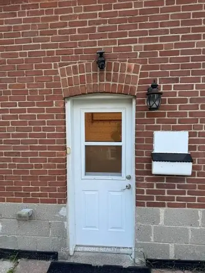 29 Kirby Road Lower Level, Toronto, On M3l 1b3