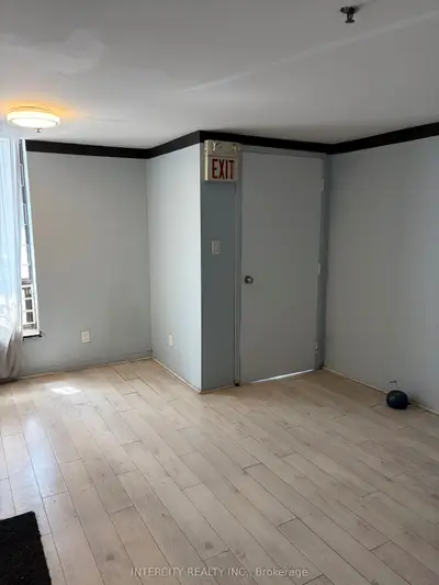 101 Toro Road 16, Toronto, On M3j 2z1
