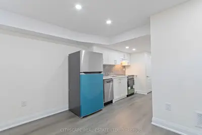 163 Rankin Crescent Lower, Toronto, On M6p 4h9