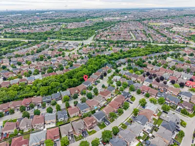 141 Whitwell Drive, Brampton, On L6p 1l2