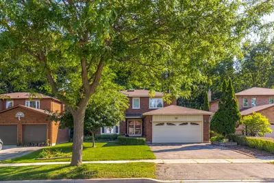 4235 Perivale Road, Mississauga, On L5c 4b1