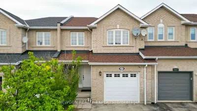 Att/Row/Townhouse in Mississauga