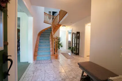 2914 Peacock Drive, Mississauga, On L5m 5s2