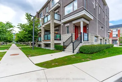 240 Lagerfeld Drive 16, Brampton, On L7a 5g9