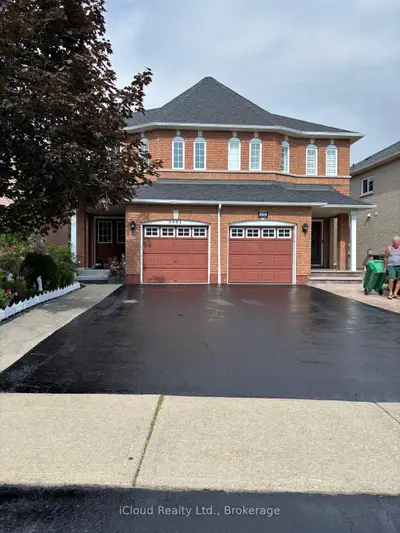 5661 Volpe Avenue, Mississauga, On L5v 3a6