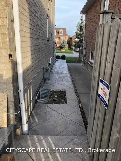 5520 Prosper Circuit Bsmt, Mississauga, On L5v 2e5