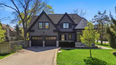 36 Veronica Drive, Mississauga, On L5g 2b2