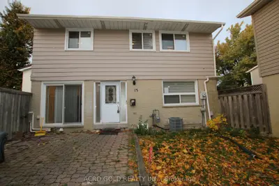 13 Hillgate Drive, Brampton, On L6s 1p9