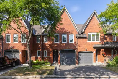 1064 Queen Street W 32a, Mississauga, On L5h 4k3