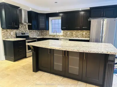 53 Hood Crescent, Brampton, On L6y 4s7