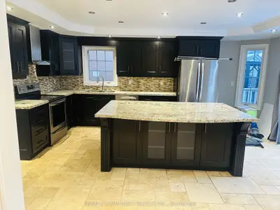 53 Hood Crescent, Brampton, On L6y 4s7