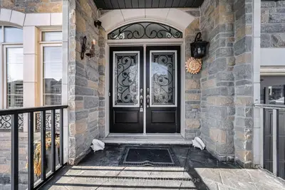 24 Haywood Drive, Brampton, On L6x 0w1