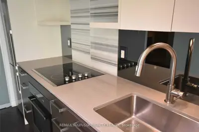 1830 Bloor Street W 622, Toronto, On M6p 3k6