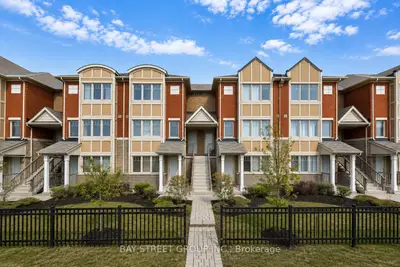 3975 Eglinton Avenue W 13, Mississauga, On L5m 0e7