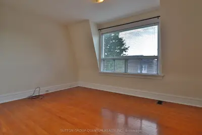 881 Lansdowne Avenue 2nd Flr, Toronto, On M6h 3z2