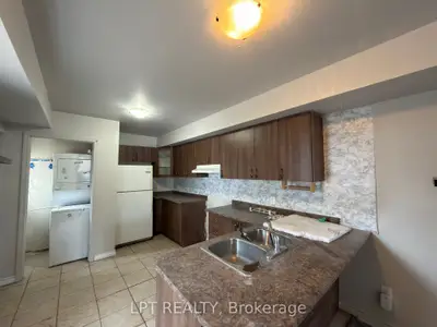 37 Elizabeth Street N, Brampton, On L6x 1s3