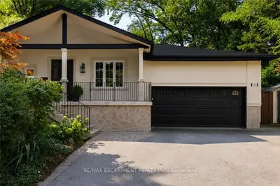 1063 Greenoaks Drive, Mississauga, On L5j 3a1