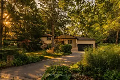 1063 Greenoaks Drive, Mississauga, On L5j 3a1