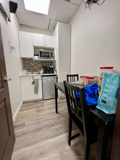 7895 Tranmere Drive 18b, Mississauga, On L5s 1v9