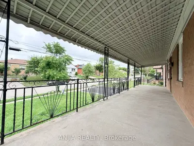 77 Nash Drive, Toronto, On M3m 2l6